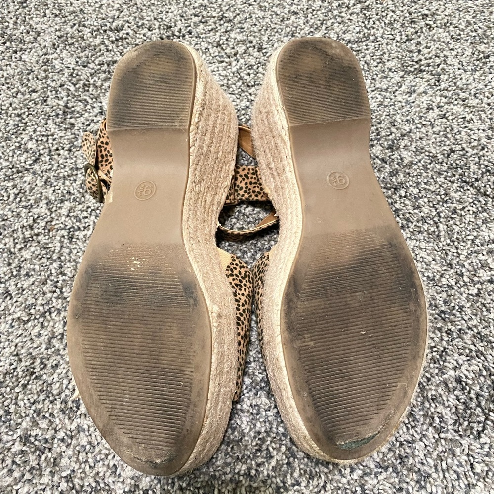Universal Thread Leopard Platform Wedges - Picture 3 of 3